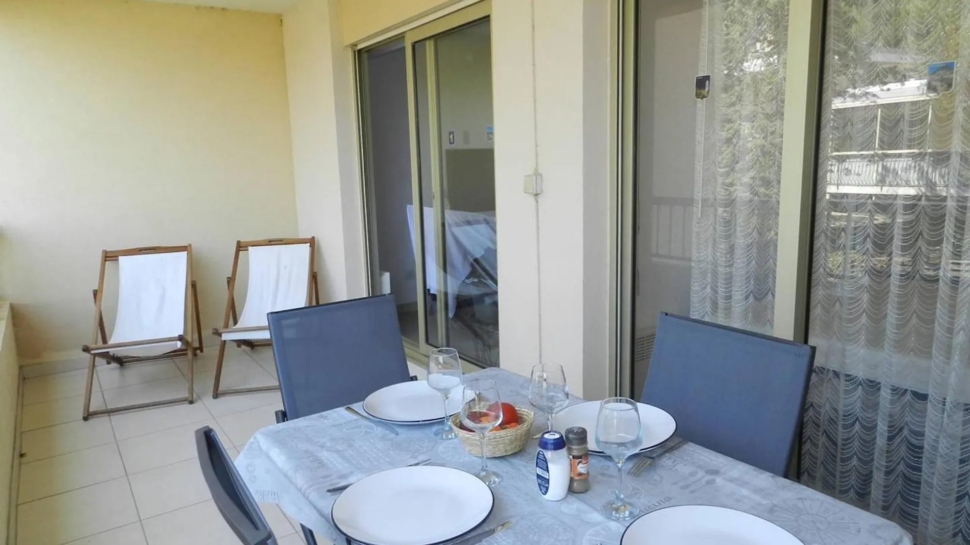 Appartement Moderne Avec Terrasse, Parking Et Proximite Plage A Bormes Les Mimosas - Fr-1-251-745 0*, ボルム・レ・ミモザ フランス